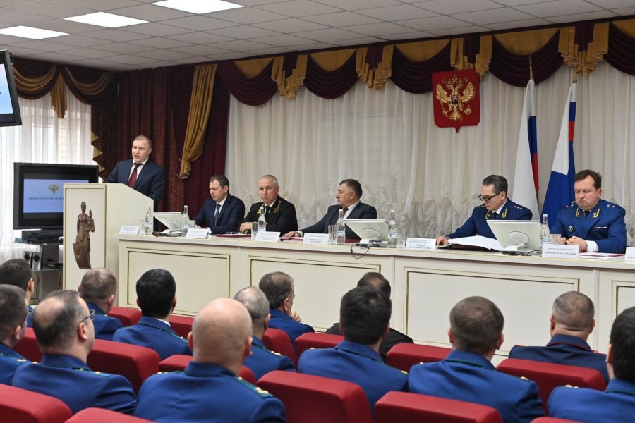Мурат Кумпилов: «Мы заинтересованы в действенной работе прокуроров в решении общенациональных задач»