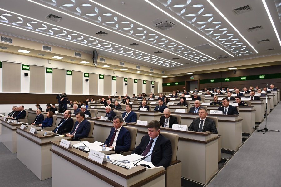Мурат Кумпилов обозначил основные задачи по улучшению демографической ситуации в регионе