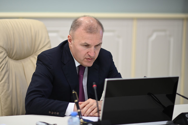 Глава Адыгеи провёл планёрное совещание регионального Кабинета министров