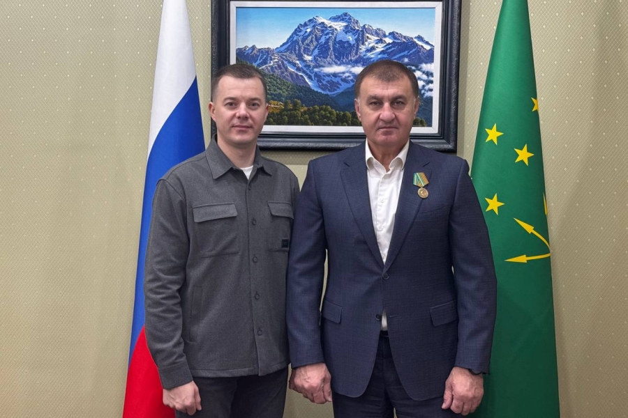 Глава Тахтамукайского района награжден медалью «За содействие специальной военной операции»