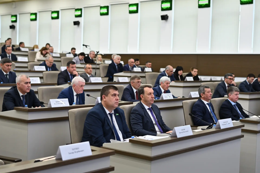 Глава Адыгеи провёл планёрное совещание Кабинета министров Республики Адыгея