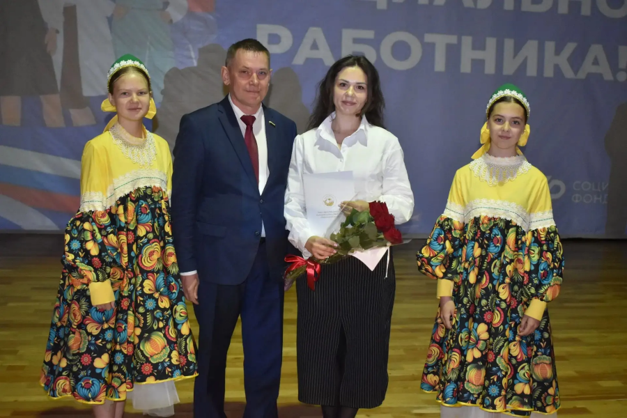 Социальные работники Майкопского района отмечены за самоотверженный труд