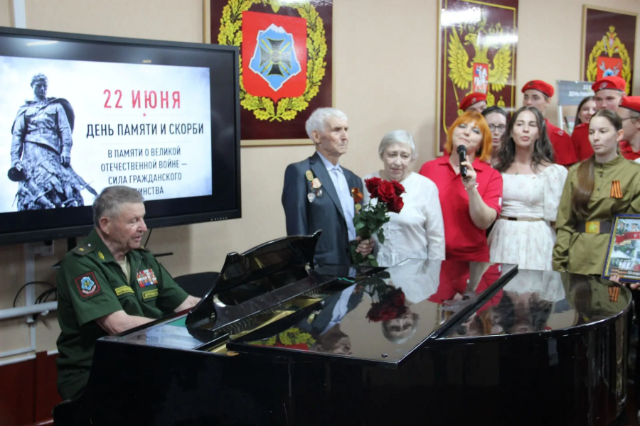 Ветеран войны поделился воспоминаниями с молодежью в Майкопе